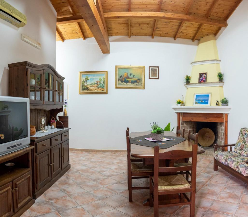 Is Cuccus Bed & Breakfast Masainas Exterior photo