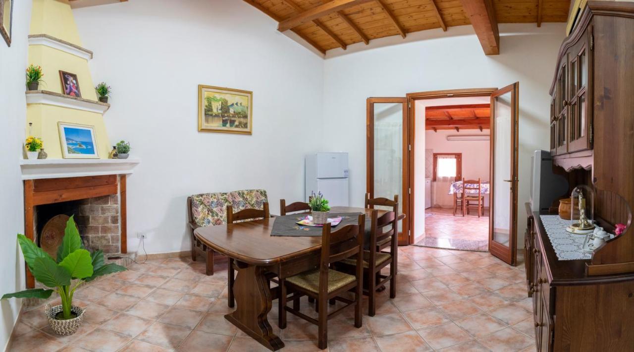 Is Cuccus Bed & Breakfast Masainas Exterior photo