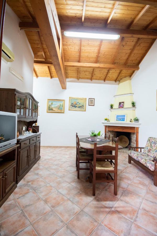 Is Cuccus Bed & Breakfast Masainas Exterior photo